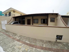 Bombinhas Bombas - Casa 8 Pax - Cod 298